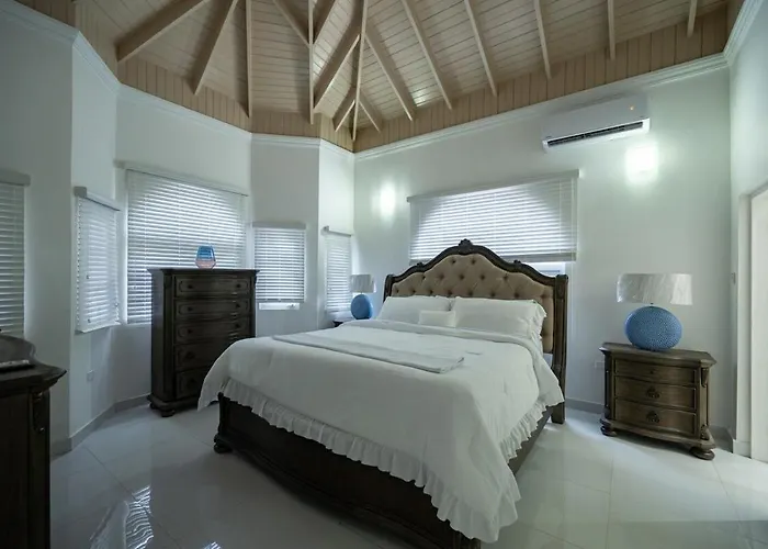 Villa Tuscany Sunville