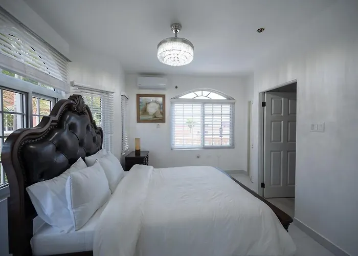 Villa Tuscany Sunville